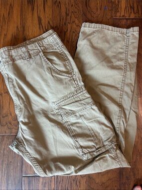 Levi’s Men's Tan Cargo Pants - Versatile Work & Casual Wear